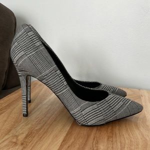 Charles David plaid pump 10